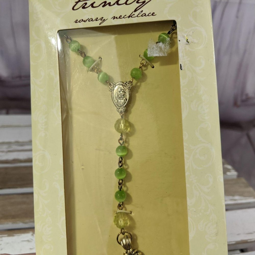 Trinity rosary necklace 2006 Dolgen Corp holy pray